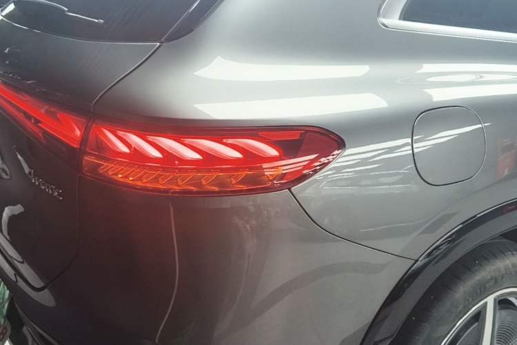 Used Mercedes-Benz EQS SUV 2023 450 4MATIC Pioneer Edition Right Rear Taillight