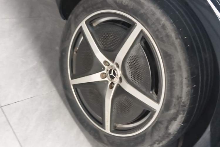 Used Mercedes-Benz EQS SUV 2023 450 4MATIC Pioneer Edition Right Rear Wheel Hub