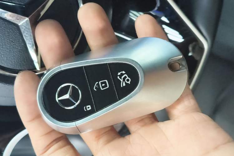 Used Mercedes-Benz EQS SUV 2023 450 4MATIC Pioneer Edition Vehicle Key