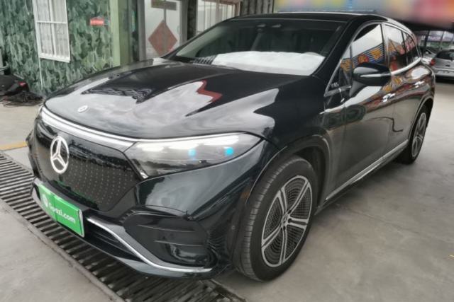 Ojetý Mercedes-Benz EQS SUV 2023 450+