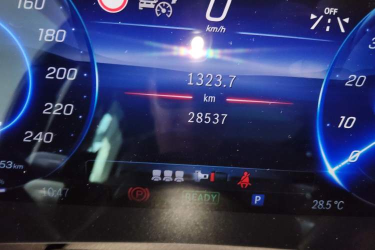 Used Mercedes-Benz EQS SUV 2023 450 4MATIC Pioneer Edition Odometer Close Up
