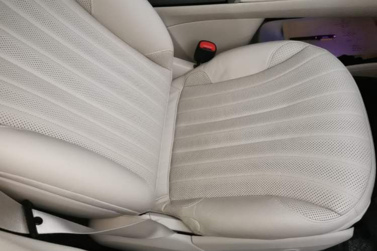 Used Mercedes-Benz EQS SUV 2023 450+ Right Front Seat