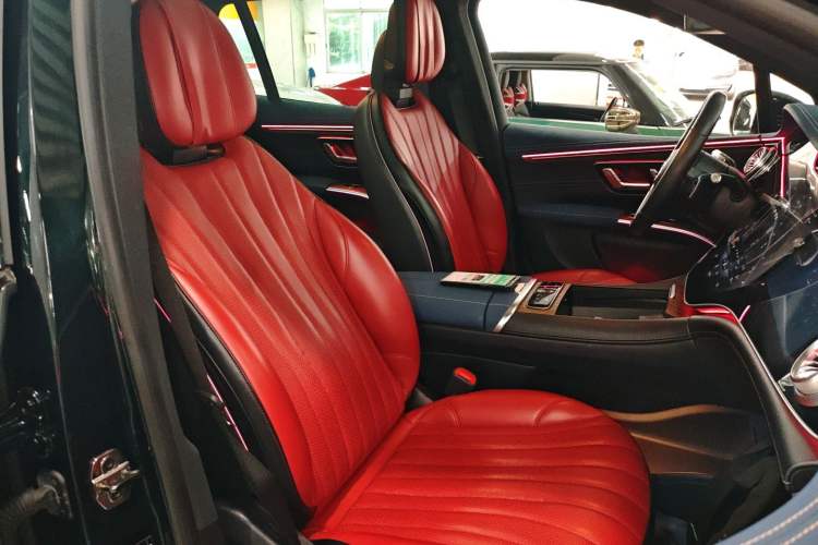 Used Mercedes-Benz EQS SUV 2023 450 4MATIC Pioneer Edition Right Front Seat