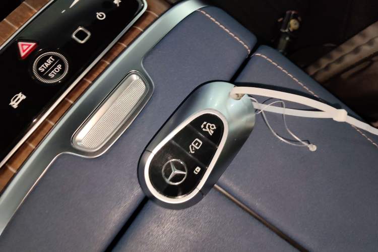 Used Mercedes-Benz EQS SUV 2023 450 4MATIC Pioneer Edition Vehicle Key