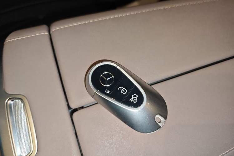 Used Mercedes-Benz EQS SUV 2023 450 4MATIC Luxury Edition Vehicle Key