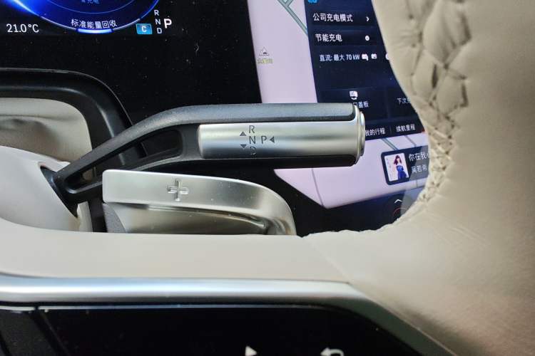 Used Mercedes-Benz EQS SUV 2023 450 4MATIC Pioneer Edition Gear Lever