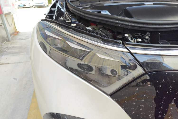 Used Mercedes-Benz EQS SUV 2023 450 4MATIC Pioneer Edition Right Front Headlight