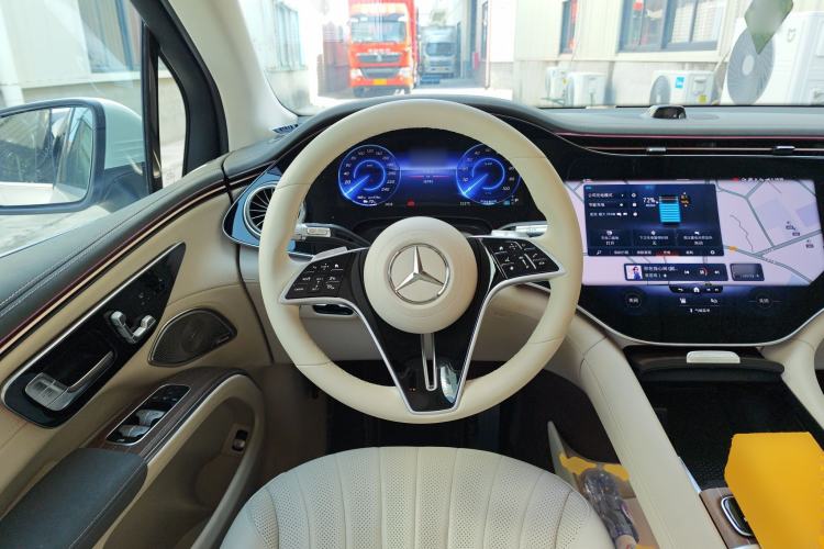 Used Mercedes-Benz EQS SUV 2023 450 4MATIC Pioneer Edition Steering Wheel