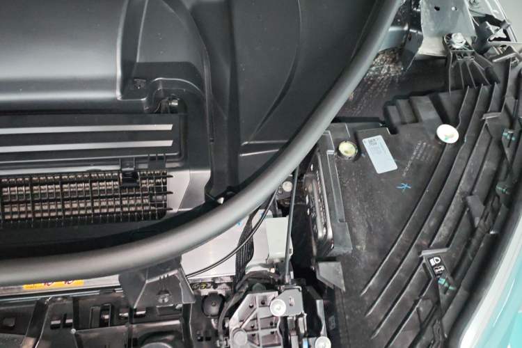 Used Mercedes-Benz EQS SUV 2023 450 4MATIC Luxury Edition Engine Bay Left