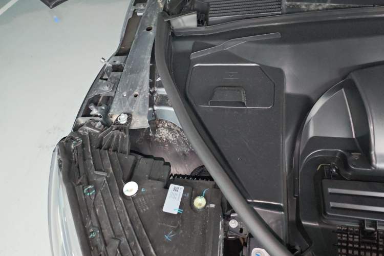 Used Mercedes-Benz EQS SUV 2023 450 4MATIC Luxury Edition Engine Bay Right