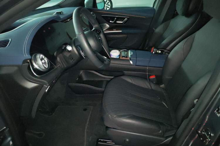 Used Mercedes-Benz EQS SUV 2023 450 4MATIC Luxury Edition Left Front Seat