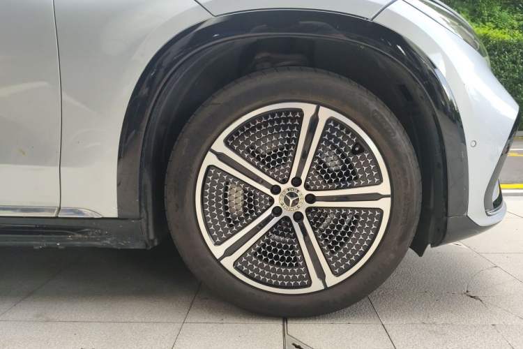 Used Mercedes-Benz EQS SUV 2023 450+ Right Front Wheel Hub