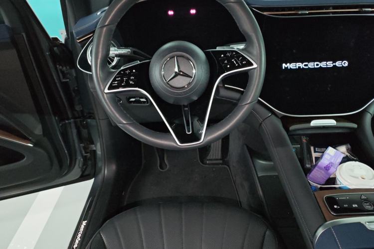 Used Mercedes-Benz EQS SUV 2023 450 4MATIC Luxury Edition Steering Wheel