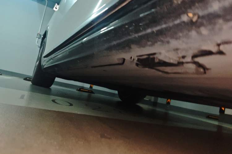 Used Mercedes-Benz EQS SUV 2023 450 4MATIC Pioneer Edition Chassis Front Right