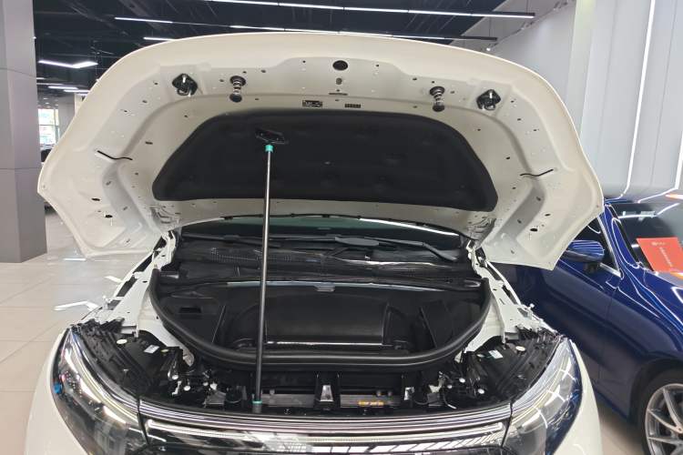 Used Mercedes-Benz EQS SUV 2023 450+ Engine Bay