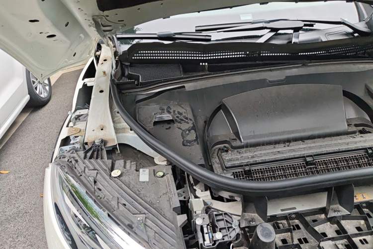 Used Mercedes-Benz EQS SUV 2023 450 4MATIC Pioneer Edition Engine Bay Right