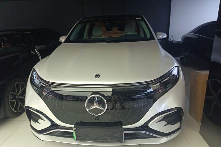 Used Mercedes-Benz EQS SUV 2023 450 4MATIC Pioneer Edition Front