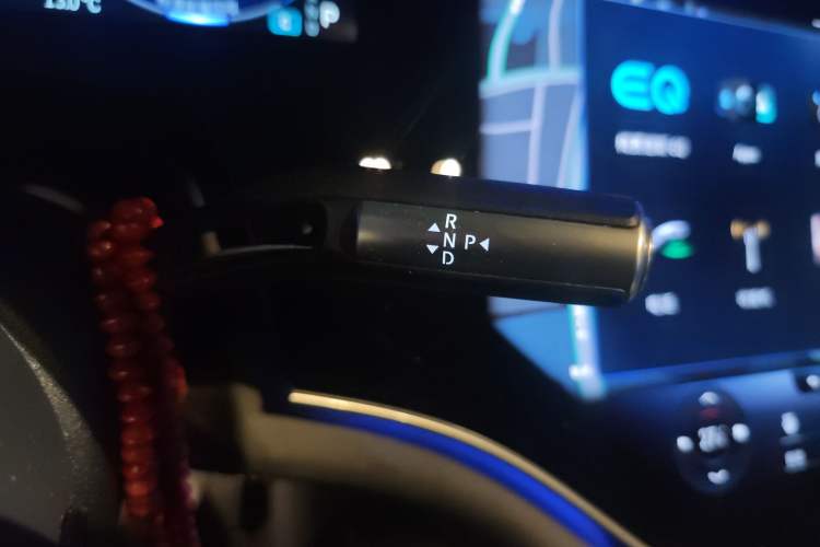 Used Mercedes-Benz EQS SUV 2023 450 4MATIC Pioneer Edition Gear Lever
