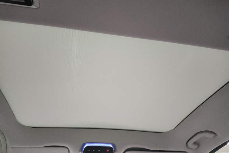 Used Mercedes-Benz EQS SUV 2023 450 4MATIC Luxury Edition Headliner