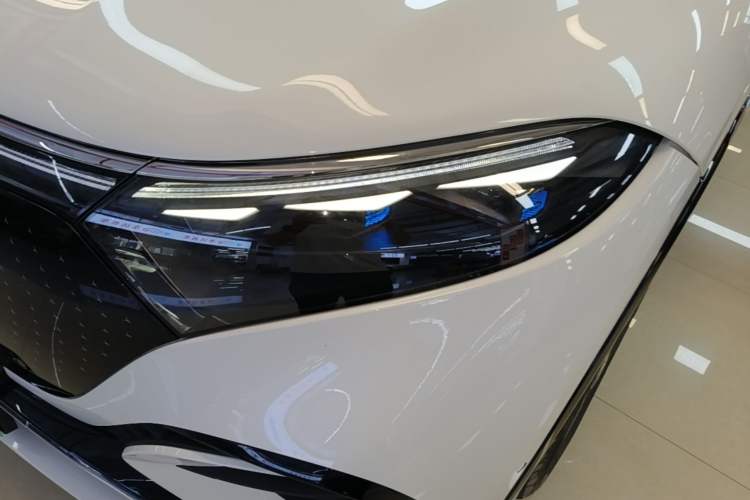 Used Mercedes-Benz EQS SUV 2023 450 4MATIC Pioneer Edition Left Front Headlight