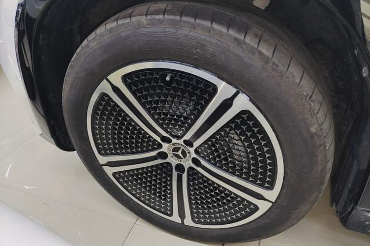 Used Mercedes-Benz EQS SUV 2023 450+ Left Front Wheel Hub