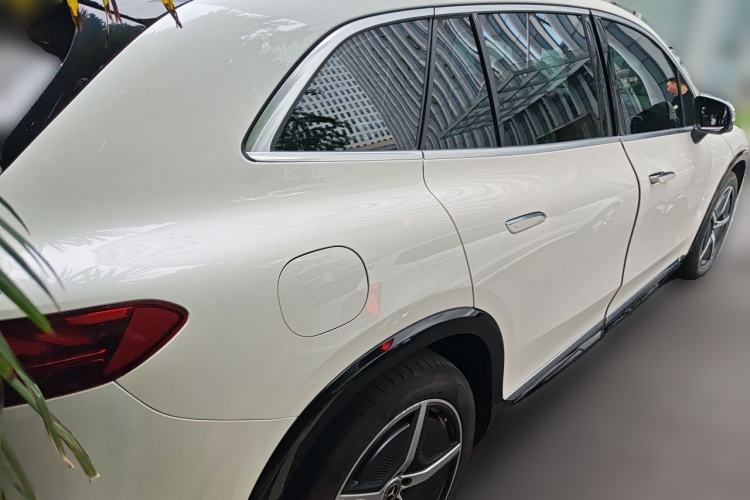 Used Mercedes-Benz EQS SUV 2023 450 4MATIC Pioneer Edition Rear Right 45 Deg