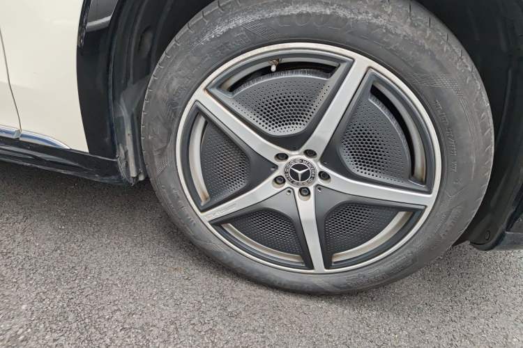 Used Mercedes-Benz EQS SUV 2023 450 4MATIC Pioneer Edition Right Front Wheel Hub