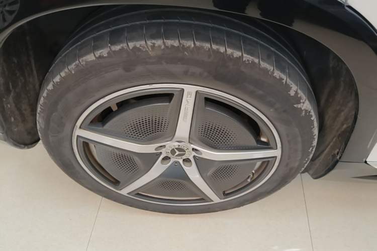 Used Mercedes-Benz EQS SUV 2023 450 4MATIC Pioneer Edition Right Rear Wheel Hub