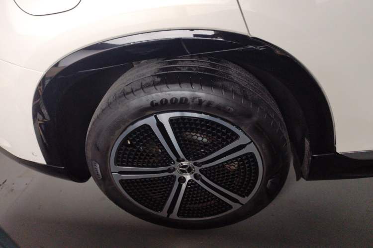 Used Mercedes-Benz EQS SUV 2023 450 4MATIC Pioneer Edition Right Rear Wheel Hub
