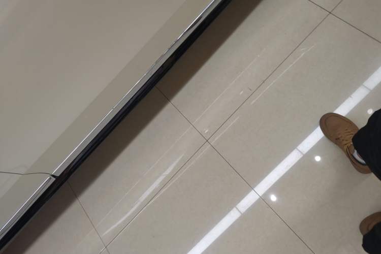 Used Mercedes-Benz EQS SUV 2023 450 4MATIC Pioneer Edition Right Side Sill