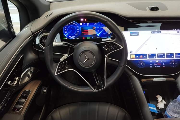 Used Mercedes-Benz EQS SUV 2023 450 4MATIC Pioneer Edition Steering Wheel