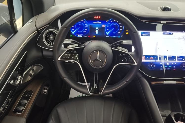 Used Mercedes-Benz EQS SUV 2023 450 4MATIC Pioneer Edition Steering Wheel