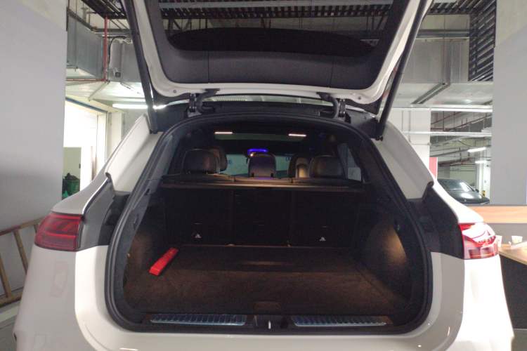 Used Mercedes-Benz EQS SUV 2023 450 4MATIC Pioneer Edition Trunk
