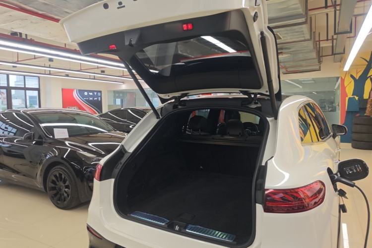 Used Mercedes-Benz EQS SUV 2023 450 4MATIC Pioneer Edition Trunk