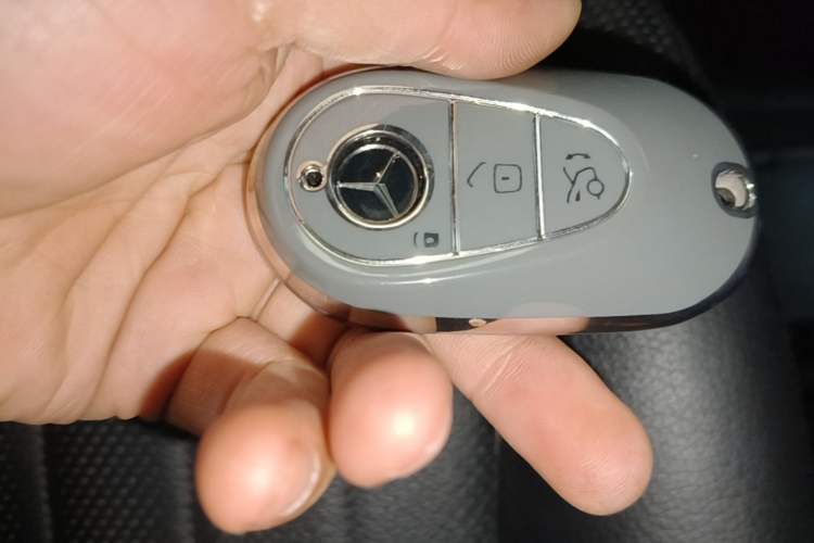 Used Mercedes-Benz EQS SUV 2023 450 4MATIC Pioneer Edition Vehicle Key
