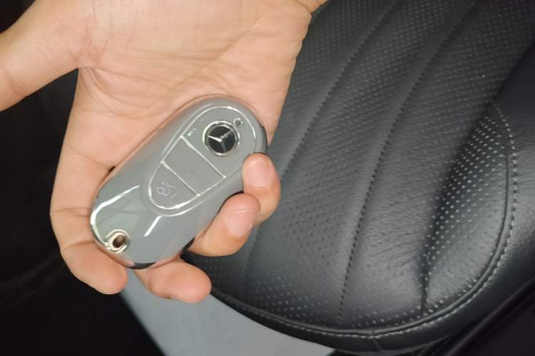 Used Mercedes-Benz EQS SUV 2023 450 4MATIC Pioneer Edition Vehicle Key