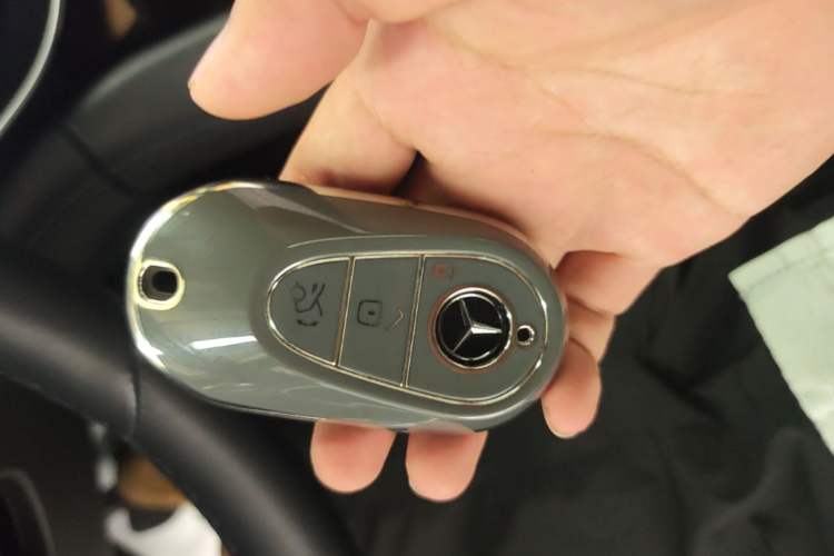 Used Mercedes-Benz EQS SUV 2023 450 4MATIC Pioneer Edition Vehicle Key