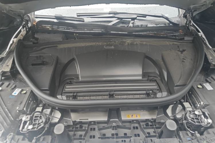 Used Mercedes-Benz EQS SUV 2025 500 4MATIC Engine Bay