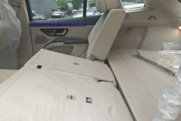 Used Mercedes-Benz EQS SUV 2025 500 4MATIC Left Rear Seat
