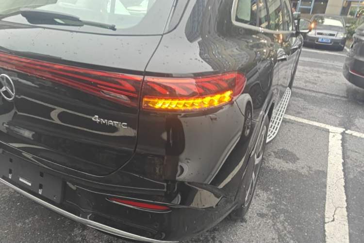 Used Mercedes-Benz EQS SUV 2025 500 4MATIC Right Rear Taillight
