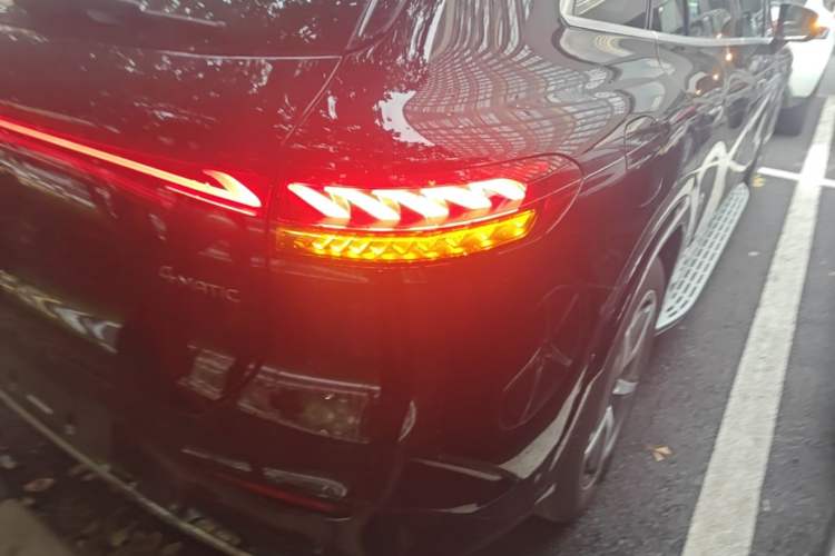 Used Mercedes-Benz EQS SUV 2025 500 4MATIC Right Rear Taillight
