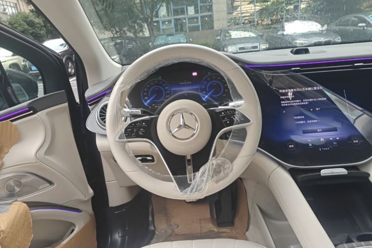 Used Mercedes-Benz EQS SUV 2025 500 4MATIC Steering Wheel