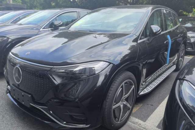 Used Mercedes-Benz EQS SUV 2025 500 4MATIC
