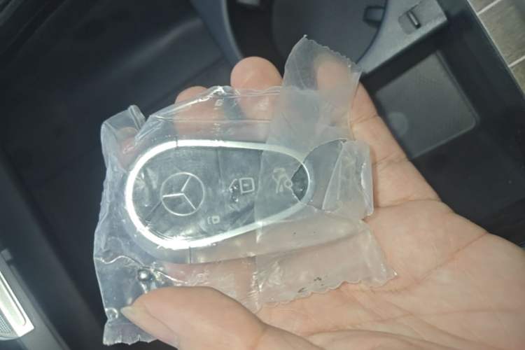 Used Mercedes-Benz EQS SUV 2025 500 4MATIC Vehicle Key
