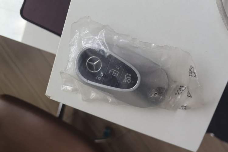Used Mercedes-Benz EQS SUV 2025 500 4MATIC Vehicle Key