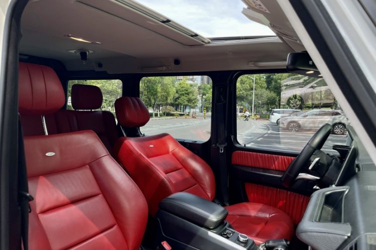 Used Mercedes-Benz G-Class 2017 G 350 d Interior 11