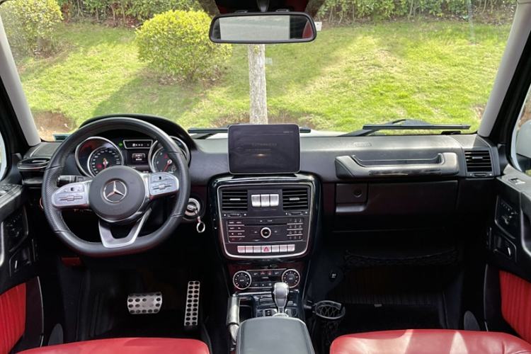 Used Mercedes-Benz G-Class 2017 G 350 d Interior 13