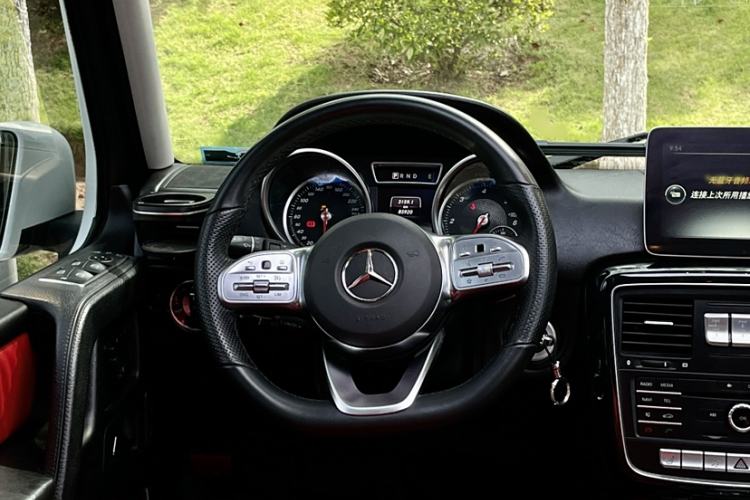 Used Mercedes-Benz G-Class 2017 G 350 d Interior 15