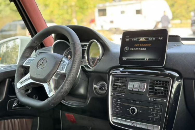 Used Mercedes-Benz G-Class 2017 G 500 Interior 2