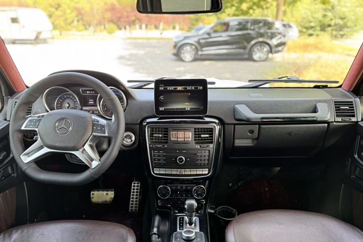 Used Mercedes-Benz G-Class 2017 G 500 Interior 3